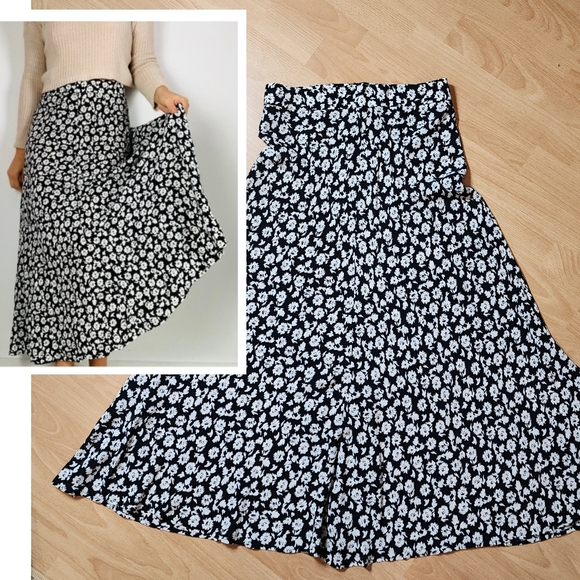Zara Dresses & Skirts - Zara Floral Midi Maxi Skirt Black White Floral Size Small Viscose